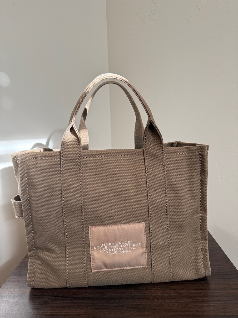 Authentic Marc Jacobs Medium Tote Bag in Slate Green - Picture 2 of 11
